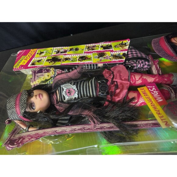 Moxie Teenz Tristen Doll With Interchangeable Wigs MGA Eye Fade FLAW** - Picture 9 of 9